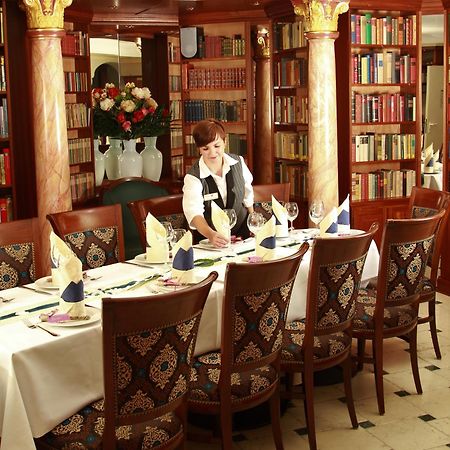 Hotel Vier Spitzen Lauenforde Bagian luar foto