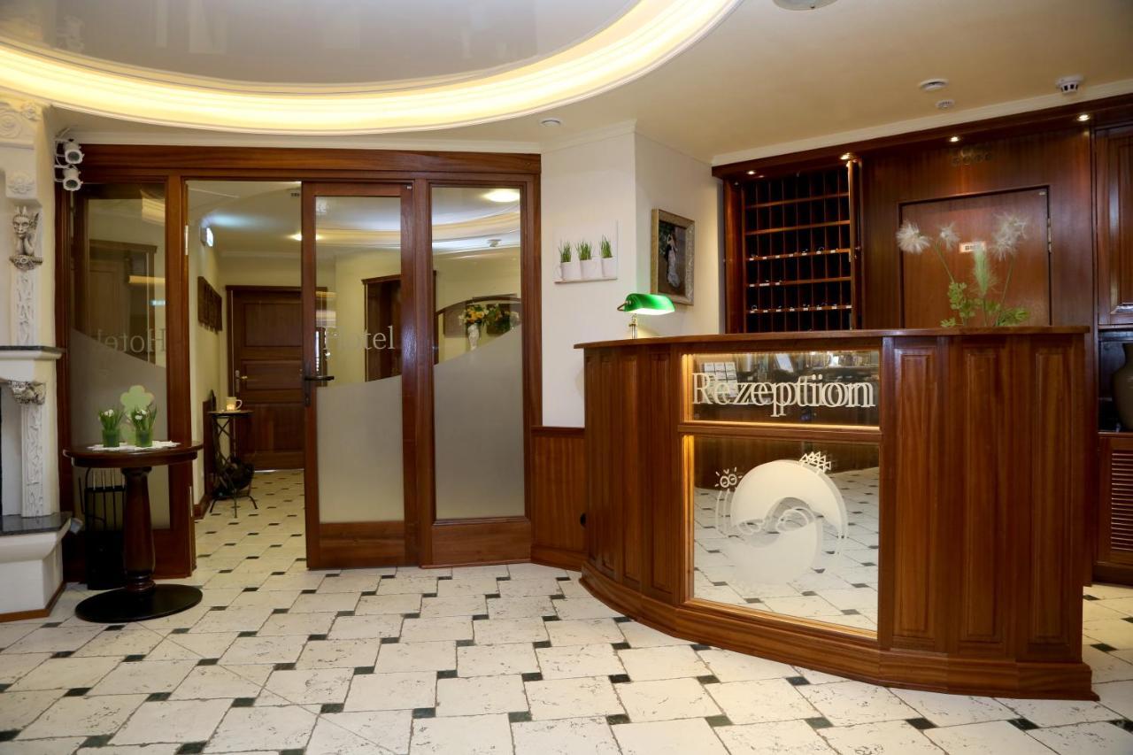 Hotel Vier Spitzen Lauenforde Bagian luar foto