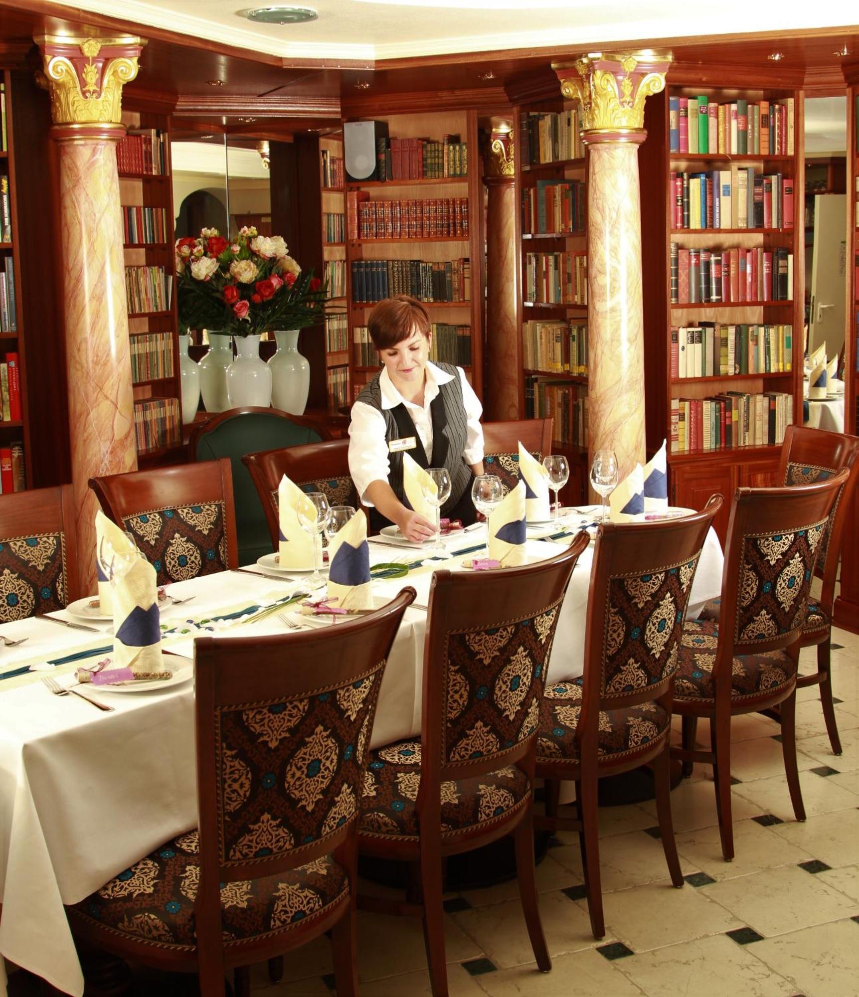 Hotel Vier Spitzen Lauenforde Bagian luar foto