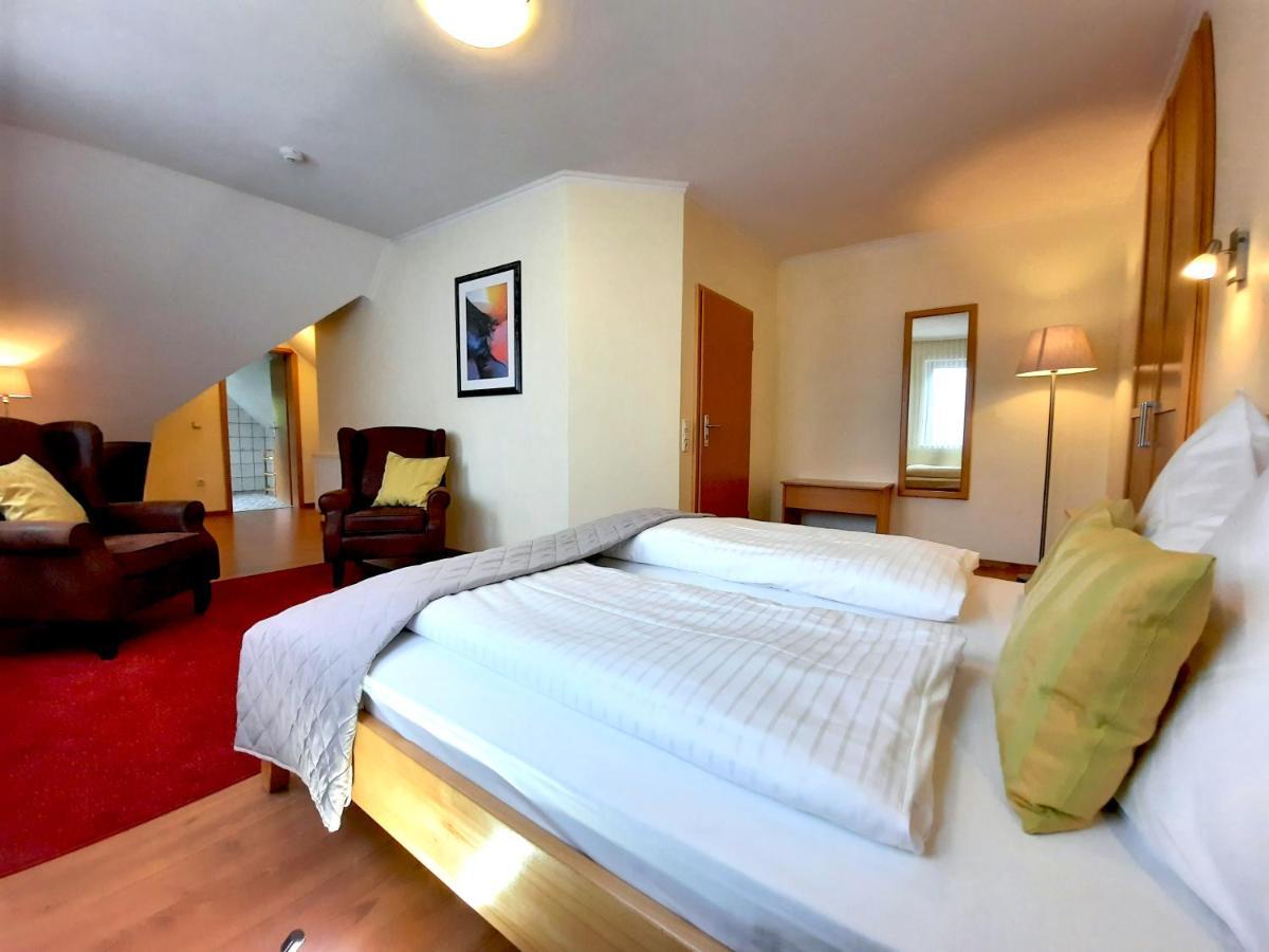 Hotel Vier Spitzen Lauenforde Bagian luar foto