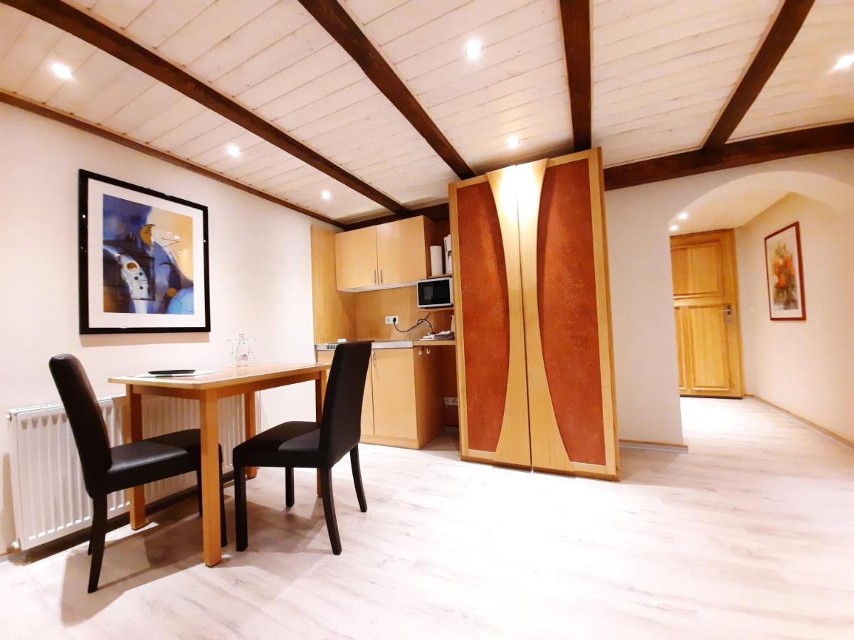 Hotel Vier Spitzen Lauenforde Bagian luar foto