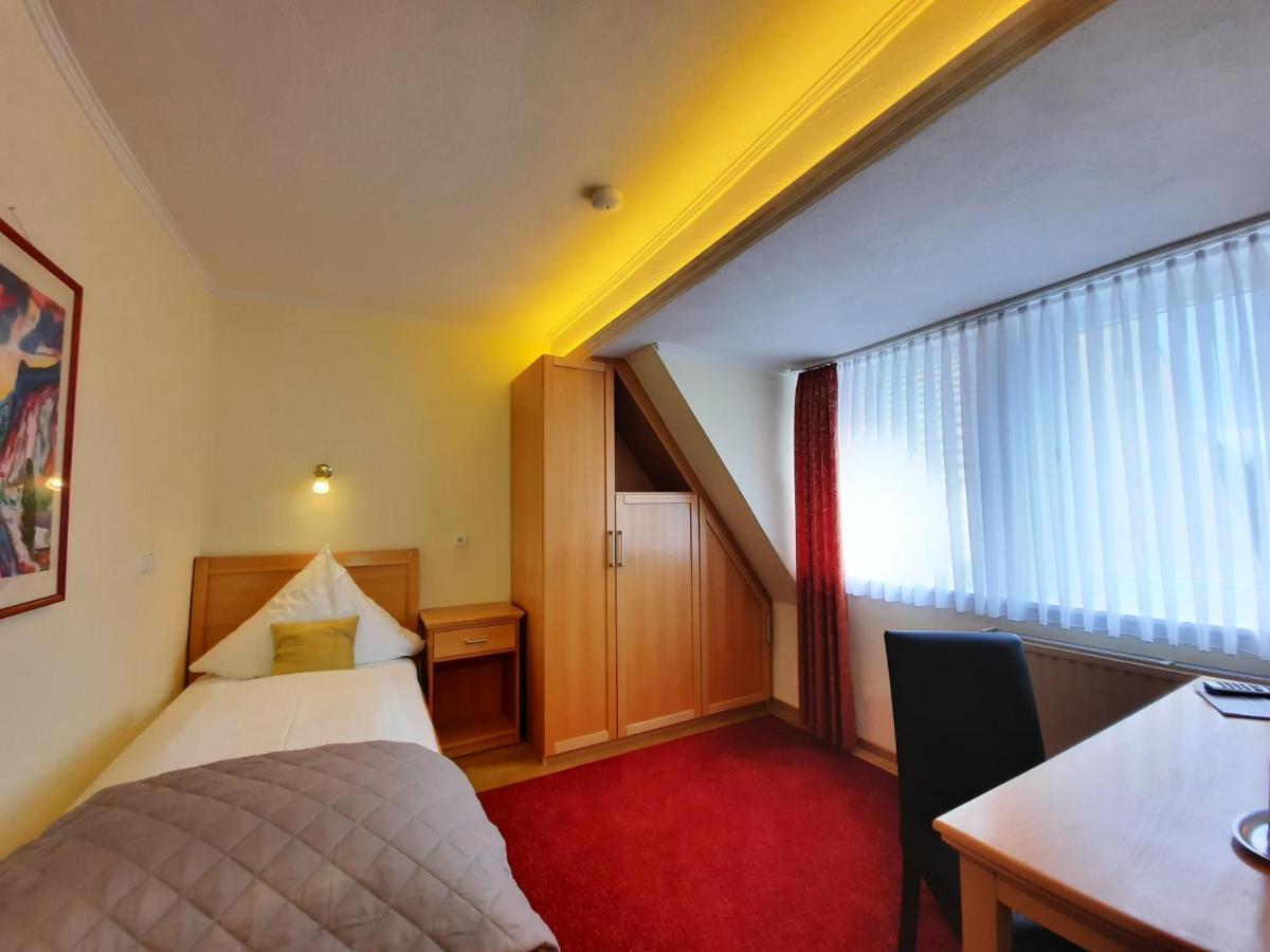 Hotel Vier Spitzen Lauenforde Bagian luar foto