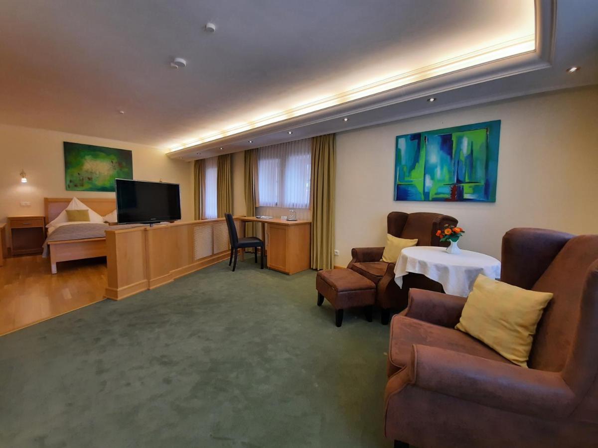 Hotel Vier Spitzen Lauenforde Bagian luar foto