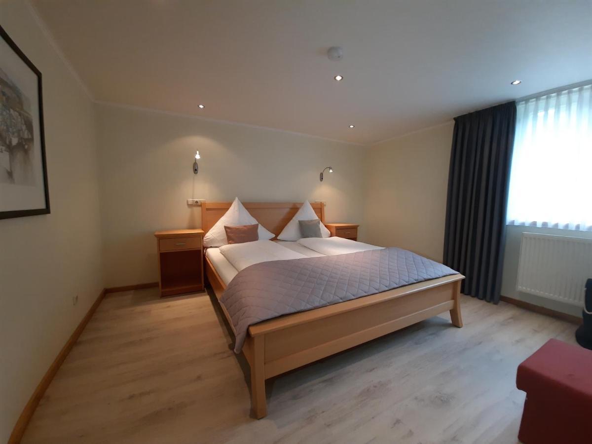 Hotel Vier Spitzen Lauenforde Bagian luar foto