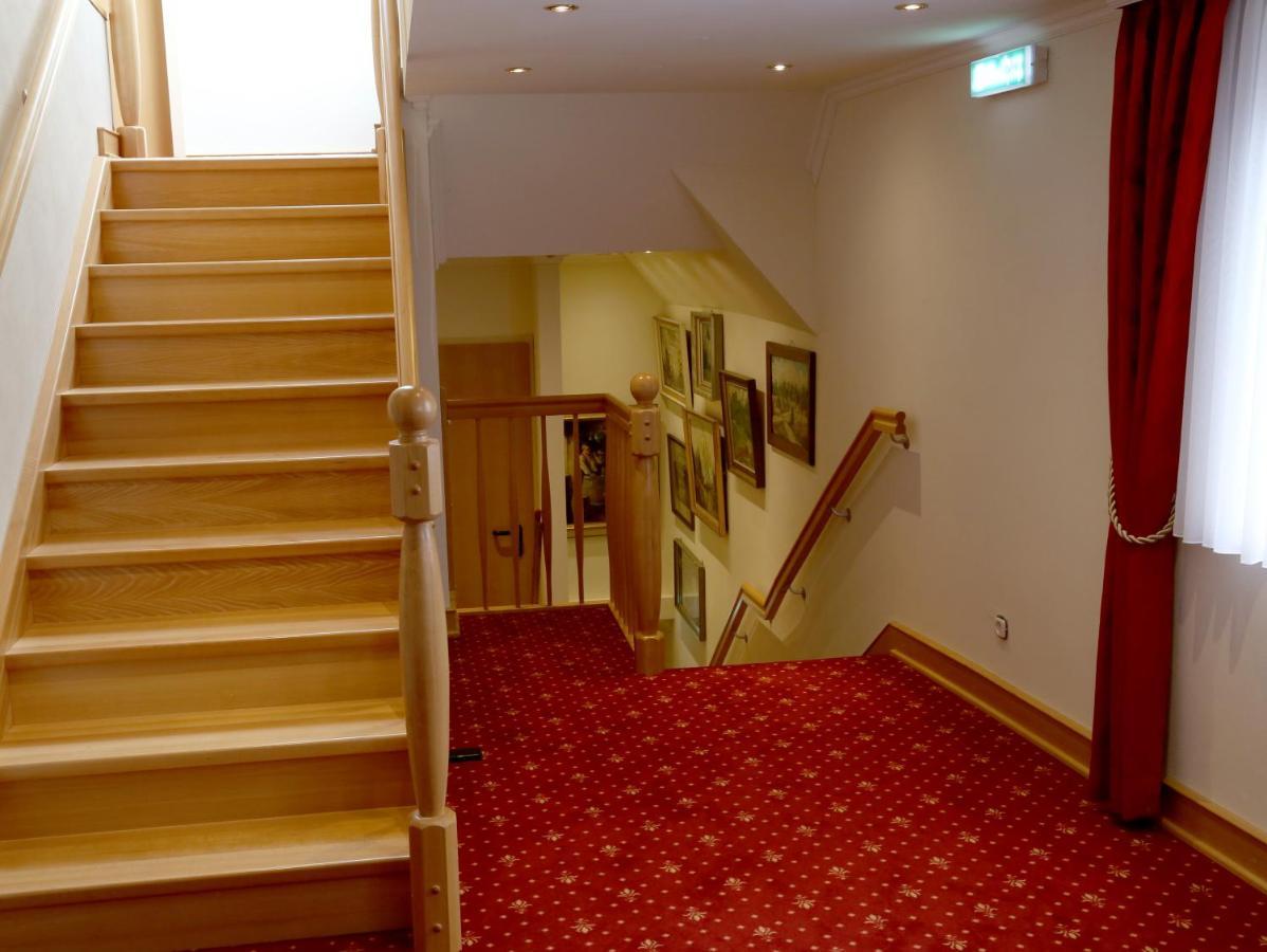 Hotel Vier Spitzen Lauenforde Bagian luar foto