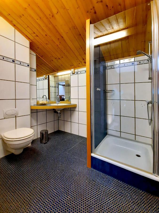 Hotel Vier Spitzen Lauenforde Bagian luar foto