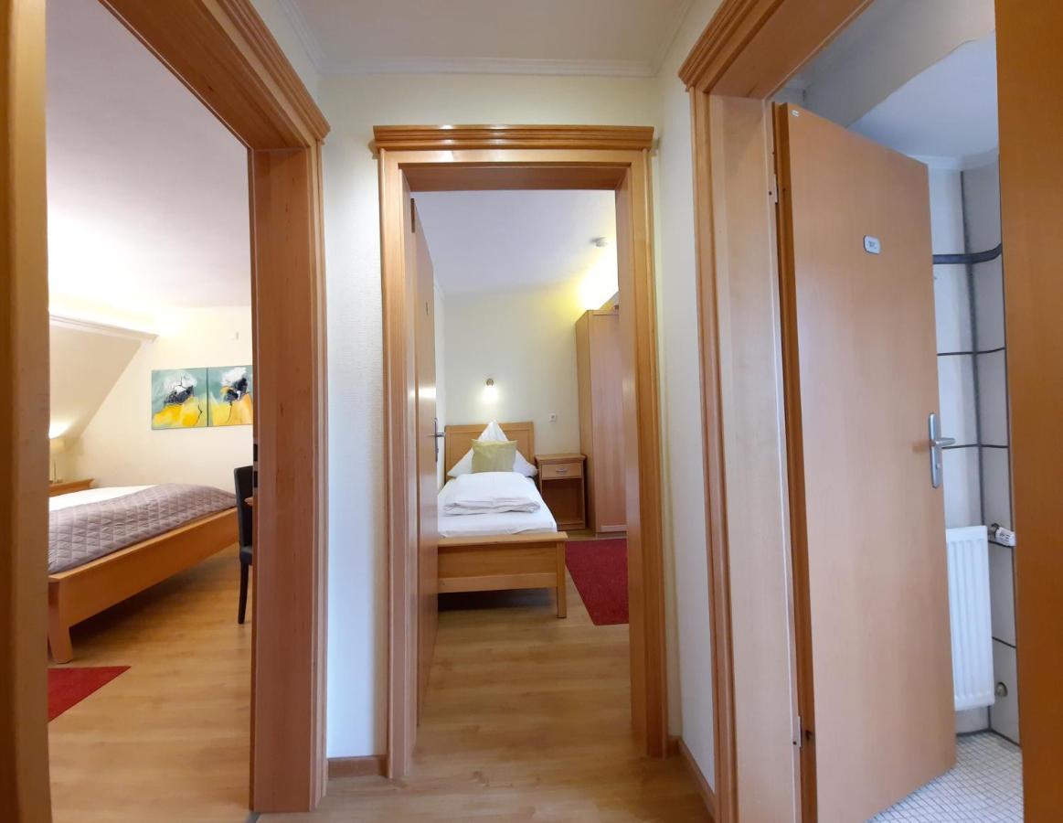 Hotel Vier Spitzen Lauenforde Bagian luar foto